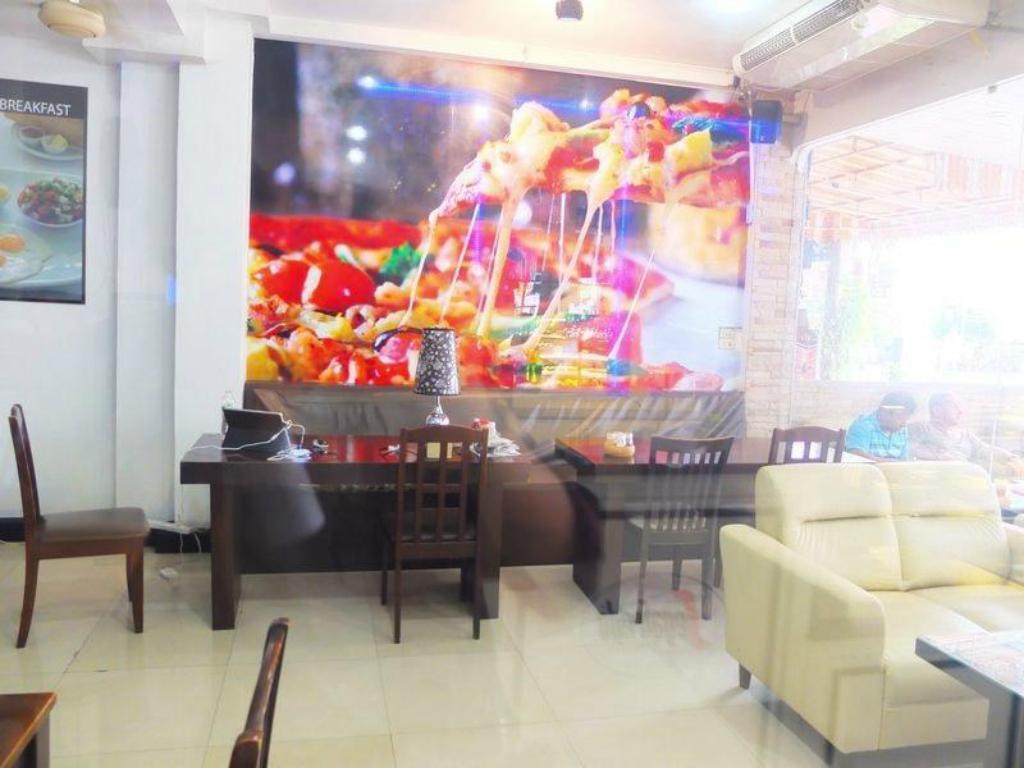 Piza 24 Guesthouse Pattaya Luaran gambar