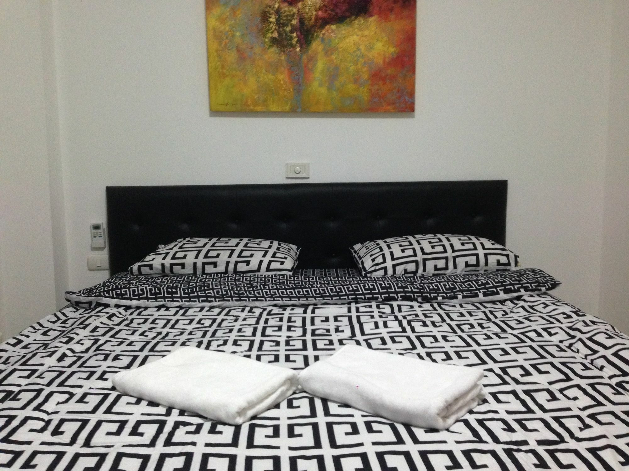 Piza 24 Guesthouse Pattaya Luaran gambar